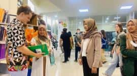 Ketua Program Studi KPI Terima Mahasiswa Asing dan Perkenalkan Lingkungan Akademik Komunikasi dan Penyiaran Islam di Lingkungan FUAD UIN Gus Dur.