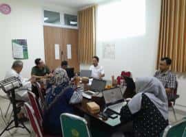 Program Studi KPI Lakukan Review RPS Bersama Expert Judgement